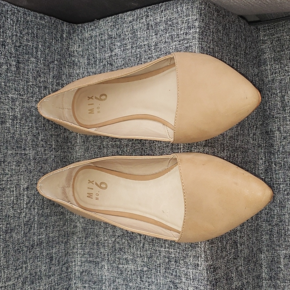 Mix no. 6. Beige flats. Size 7